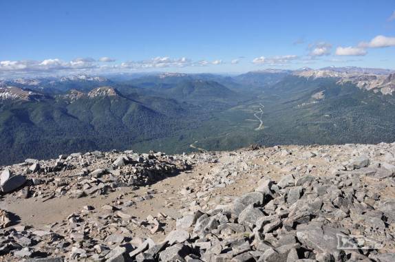 Parte alta e já sem vegetação do Cerro Falkner, no Parque Lanin, na região de San Martín de Los Andes, na Argentina